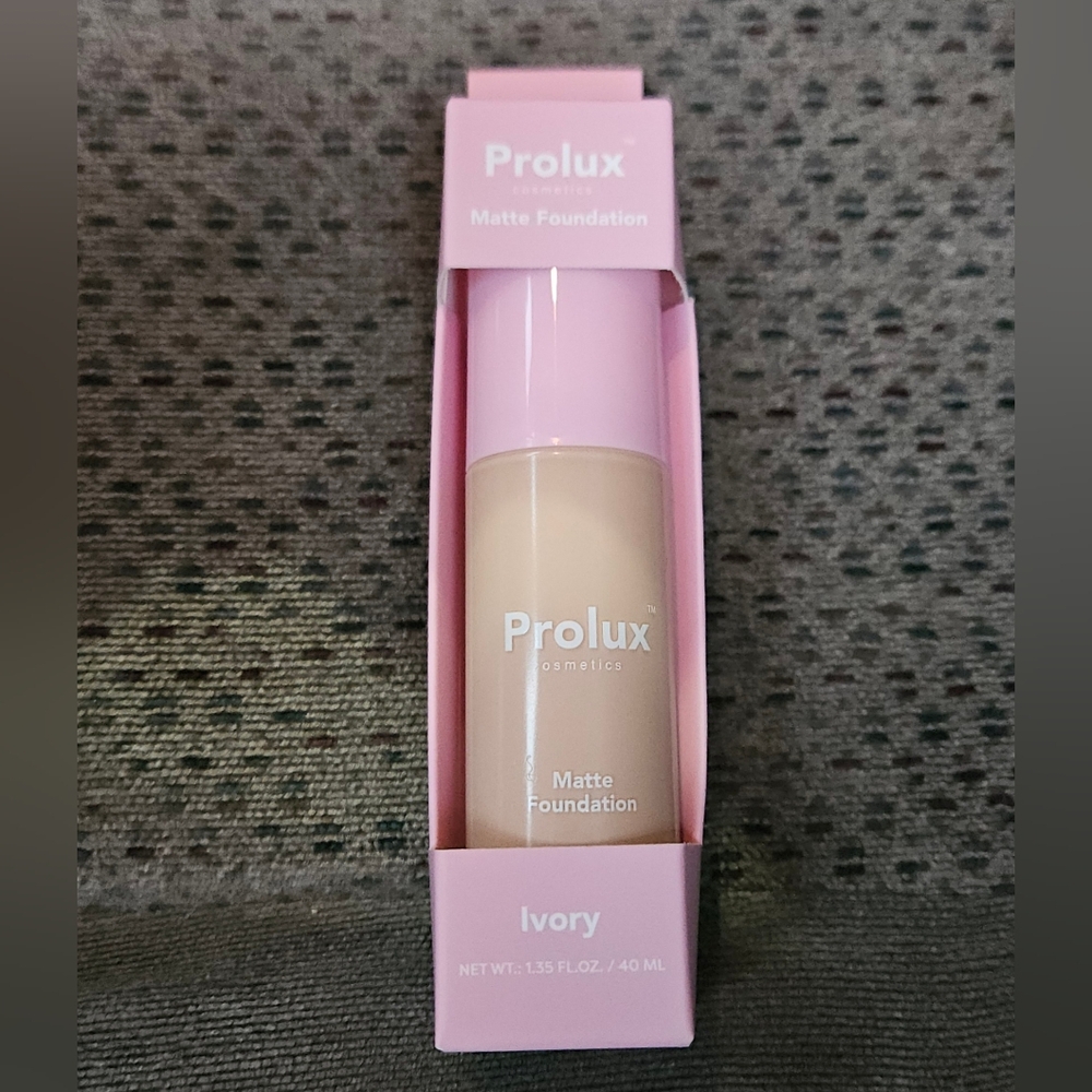 Prolux Cosmetics Matte Foundation In Ivory 1.35fl Oz / 40ml BNIB